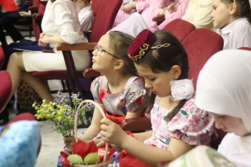 В Нурлате проходит фестиваль детского народного творчества «Без бергэ»