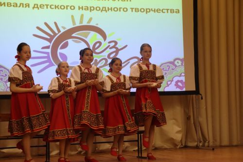 В Нурлате проходит фестиваль детского народного творчества «Без бергэ»
