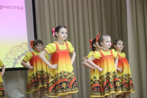 В Нурлате проходит фестиваль детского народного творчества «Без бергэ»