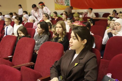 В Нурлате проходит фестиваль детского народного творчества «Без бергэ»