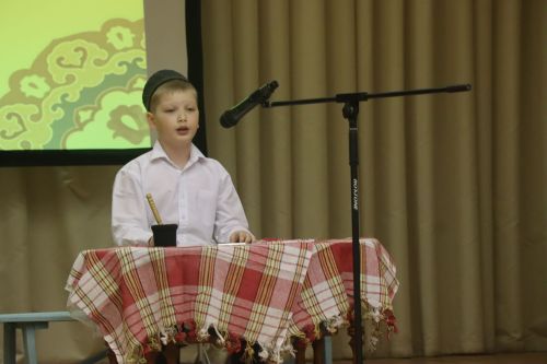 В Нурлате проходит фестиваль детского народного творчества «Без бергэ»