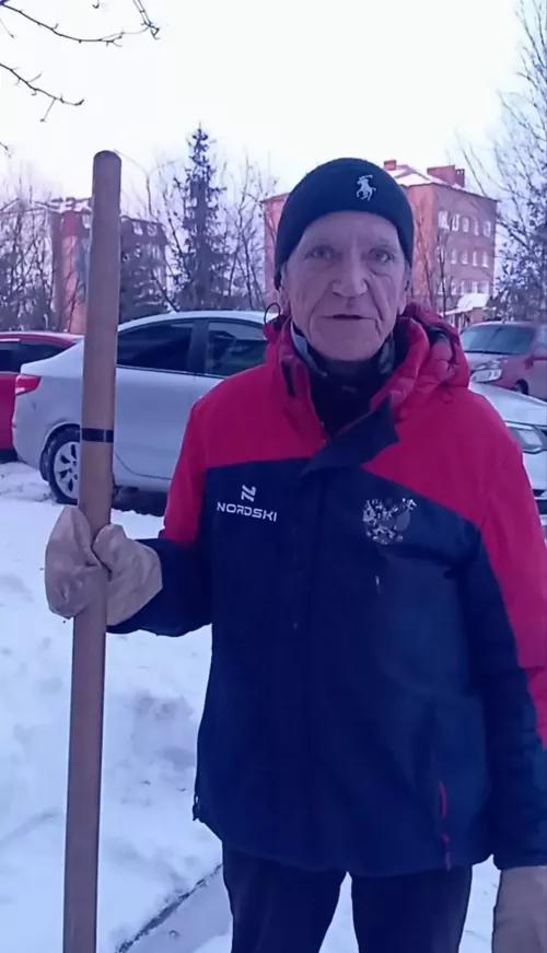 Дворник с душой: Константин Калугин о работе, заботе о близких и мире