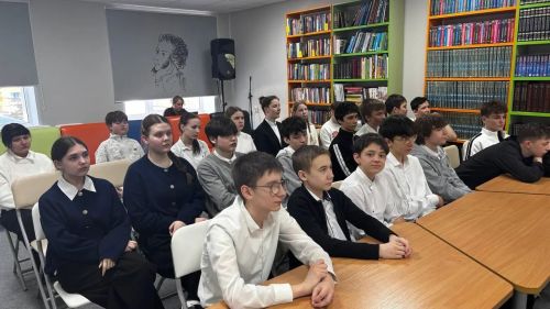 Нитка, игла и целая история: в Нурлате подростков очаровали русской вышивкой