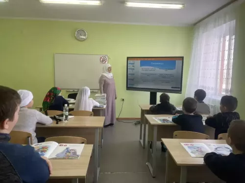 В Нурлате стартовали бесплатные курсы татарского языка для школьников