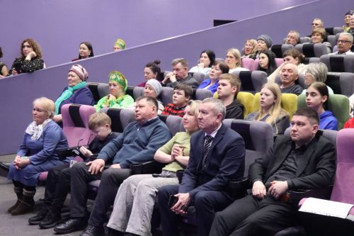 В Нурлате прошел благотворительный концерт в поддержку участников СВО «Время героев»