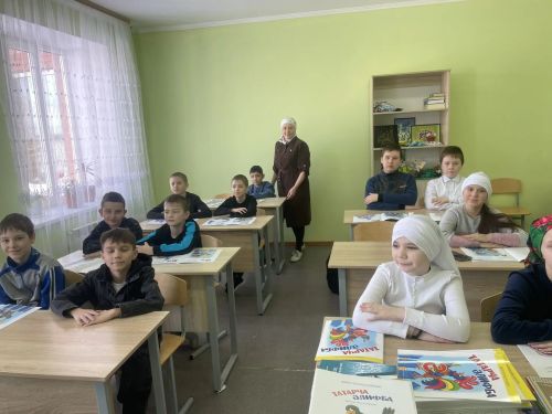 Нурлатта мәктәп укучылары өчен татар теле буенча түләүсез курслар башланып китте