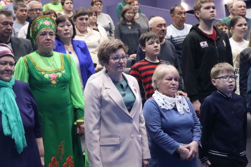 В Нурлате прошел благотворительный концерт в поддержку участников СВО «Время героев»