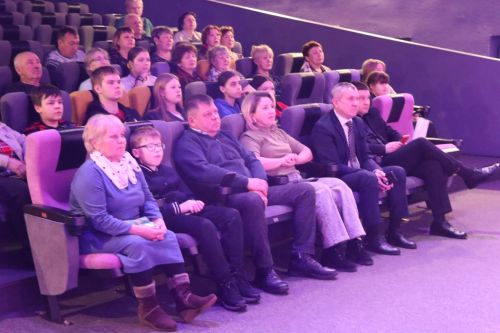 В Нурлате прошел благотворительный концерт в поддержку участников СВО «Время героев»