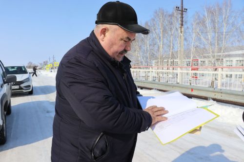 В Якушкинском поселении Нурлатского района готовятся к паводку: чернение льда и круглосуточное дежурство