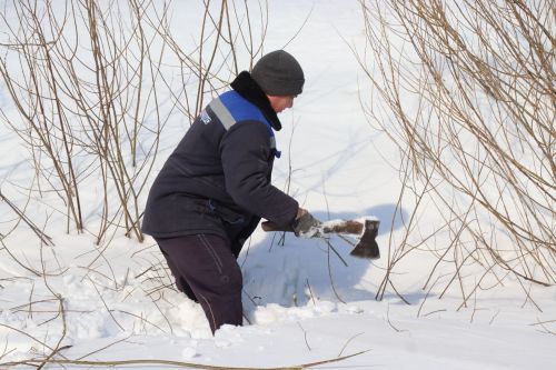 В Якушкинском поселении Нурлатского района готовятся к паводку: чернение льда и круглосуточное дежурство