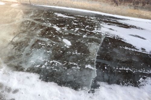 В Якушкинском поселении Нурлатского района готовятся к паводку: чернение льда и круглосуточное дежурство