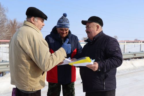 В Якушкинском поселении Нурлатского района готовятся к паводку: чернение льда и круглосуточное дежурство