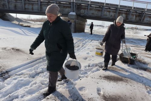 В Якушкинском поселении Нурлатского района готовятся к паводку: чернение льда и круглосуточное дежурство