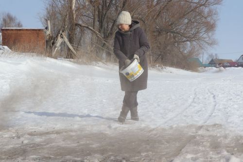 В Якушкинском поселении Нурлатского района готовятся к паводку: чернение льда и круглосуточное дежурство