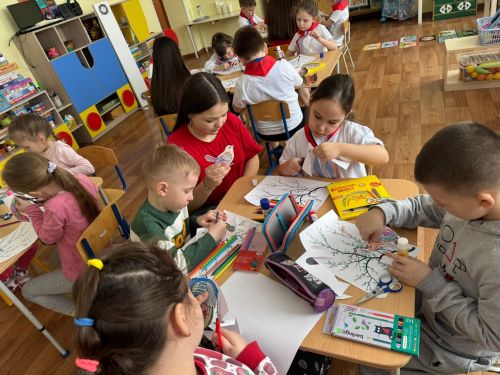В «Светлячке» Нурлата поселились «Пернатые друзья»: дошколята учились добру у активистов