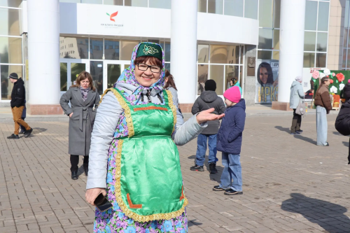 В Нурлате на центральной площади весело отметили праздник Навруз