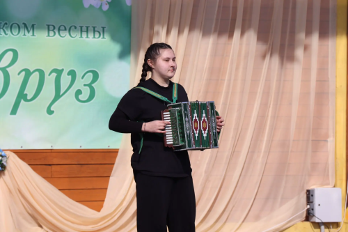 В Нурлате на центральной площади весело отметили праздник Навруз