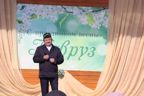 В Нурлате на центральной площади весело отметили праздник Навруз