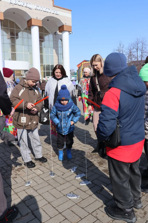 В Нурлате на центральной площади весело отметили праздник Навруз