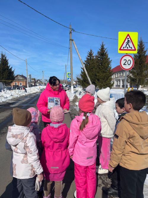 Каникулы без ДТП: нурлатским детям устроили урок безопасности на улице
