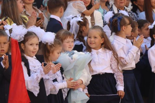 Запись в первый класс на Госуслугах стартует 1 апреля: как подать заявление через портал