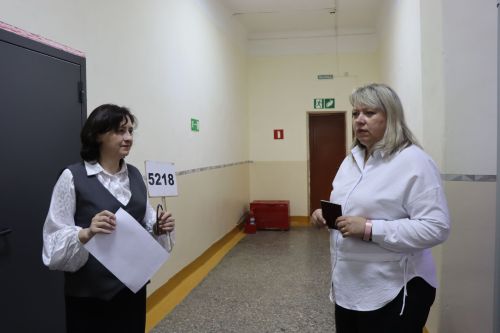 В Нурлате родители сели за парты: в районе прошла акция «Сдаем вместе. День сдачи ЕГЭ родителями»