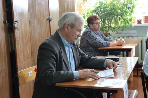 В Нурлате родители сели за парты: в районе прошла акция «Сдаем вместе. День сдачи ЕГЭ родителями»