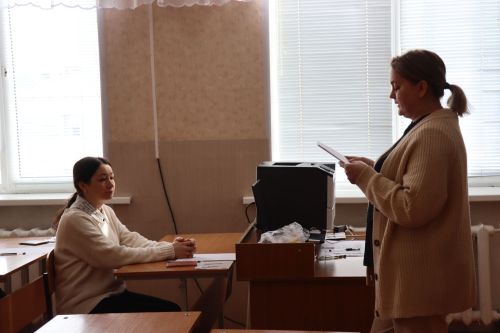 В Нурлате родители сели за парты: в районе прошла акция «Сдаем вместе. День сдачи ЕГЭ родителями»