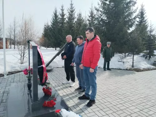 В Нурлате состоялся митинг по случаю Дня войск национальной гвардии РФ
