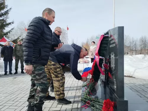 В Нурлате состоялся митинг по случаю Дня войск национальной гвардии РФ