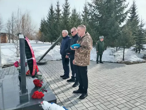 В Нурлате состоялся митинг по случаю Дня войск национальной гвардии РФ
