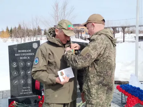 В Нурлате состоялся митинг по случаю Дня войск национальной гвардии РФ