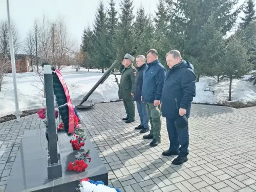 В Нурлате состоялся митинг по случаю Дня войск национальной гвардии РФ