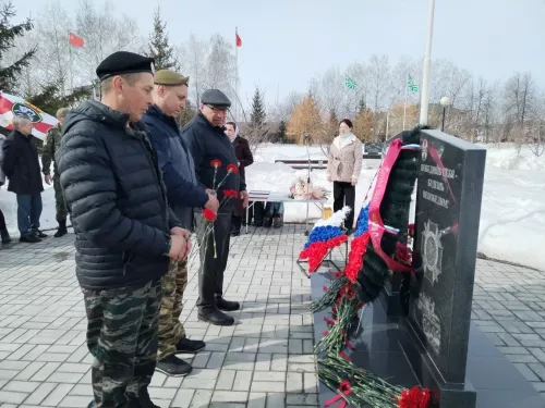 В Нурлате состоялся митинг по случаю Дня войск национальной гвардии РФ