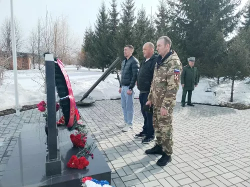 В Нурлате состоялся митинг по случаю Дня войск национальной гвардии РФ