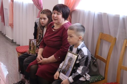 В Нурлате для родителей, жен, детей героев проходит фотосессия