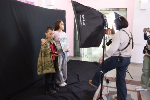 В Нурлате для родителей, жен, детей героев проходит фотосессия