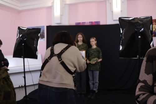 В Нурлате для родителей, жен, детей героев проходит фотосессия