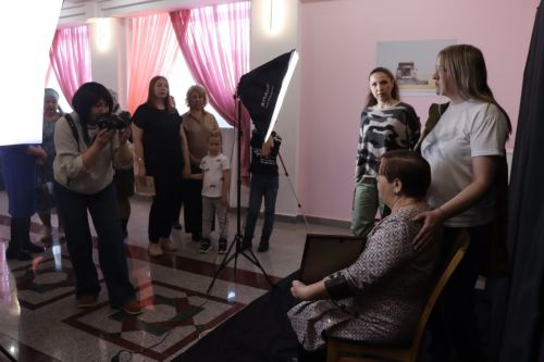 В Нурлате для родителей, жен, детей героев проходит фотосессия
