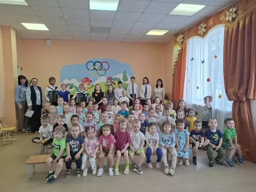 Музыкальная сказка в детском саду «Солнышко»: визит юных талантов