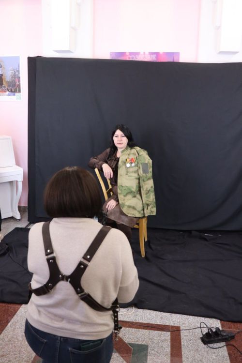 В Нурлате для родителей, жен, детей героев проходит фотосессия