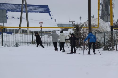 Депутат Госдумы Олег Морозов оценил спортзал школы и производство сыра в Нурлате