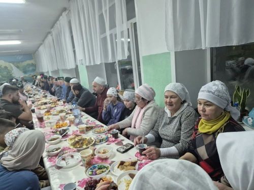 В селе Степное Озеро прошел очередной коллективный ифтар