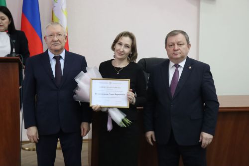 В Нурлате депутат Госдумы Олег Морозов принял участие в планерке и вручил удостоверения ветеранов боевых действий