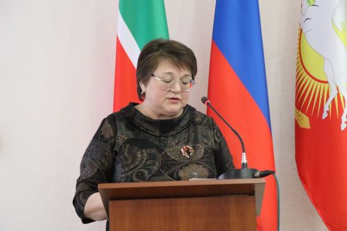 В Нурлате депутат Госдумы Олег Морозов принял участие в планерке и вручил удостоверения ветеранов боевых действий
