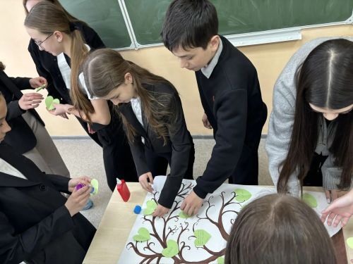 Из первых рук: воспитатели детского сада «Родничок» провели профпробы в школе №1 города Нурлат