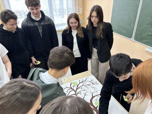 Из первых рук: воспитатели детского сада «Родничок» провели профпробы в школе №1 города Нурлат