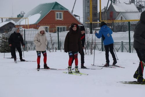 Депутат Госдумы Олег Морозов оценил спортзал школы и производство сыра в Нурлате