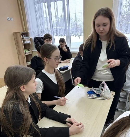 Из первых рук: воспитатели детского сада «Родничок» провели профпробы в школе №1 города Нурлат