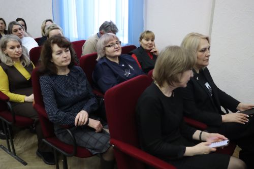 В Нурлате депутат Госдумы Олег Морозов принял участие в планерке и вручил удостоверения ветеранов боевых действий